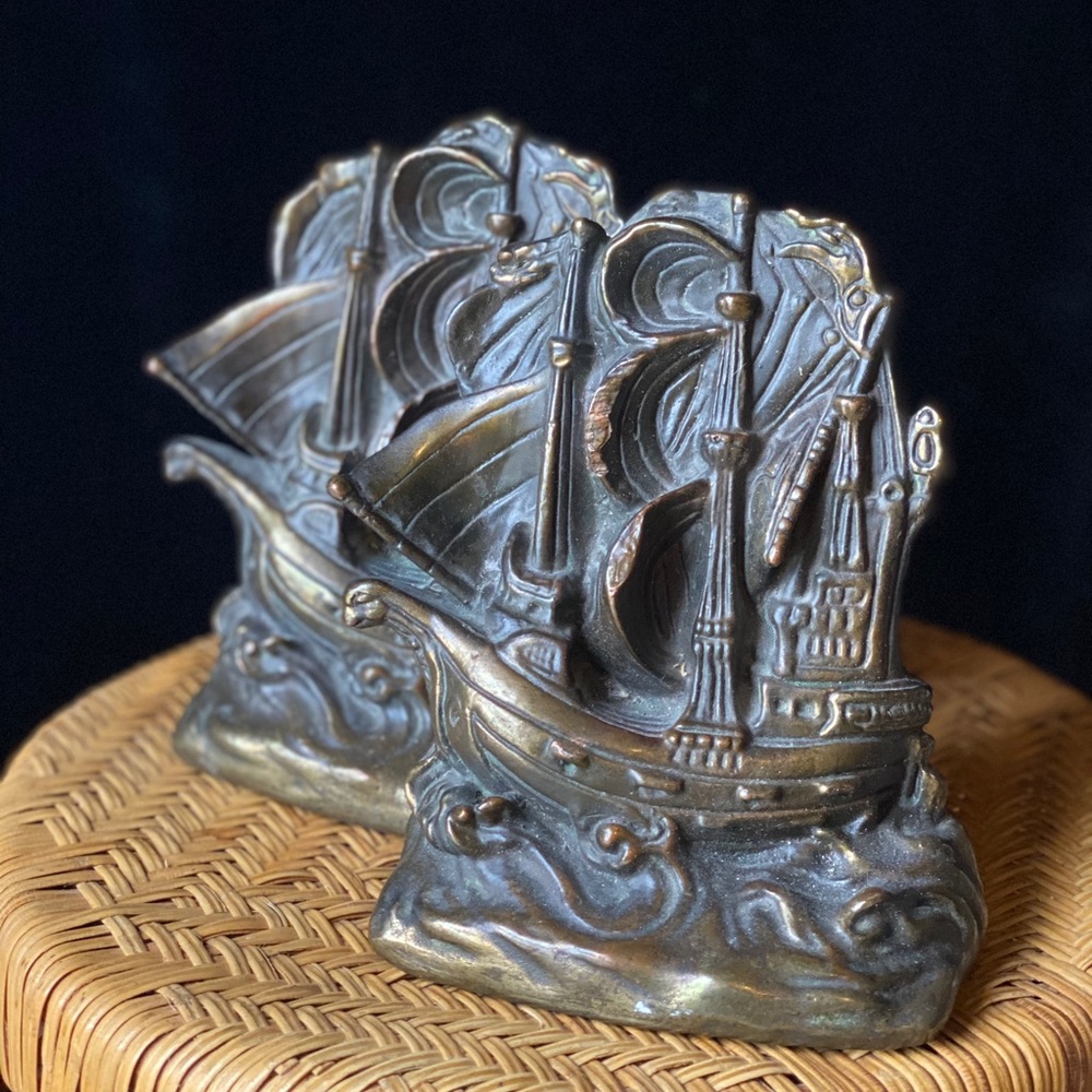 Ship Armada bronze corporation New York book ends